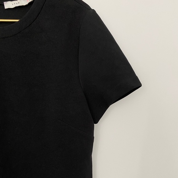 LUSH Black Short Sleeve Mini Shift Dress - Picture 10 of 13
